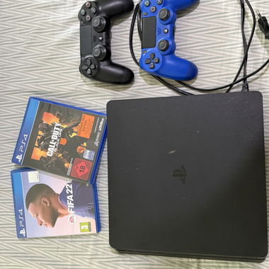 PS4 slim Console Bundle