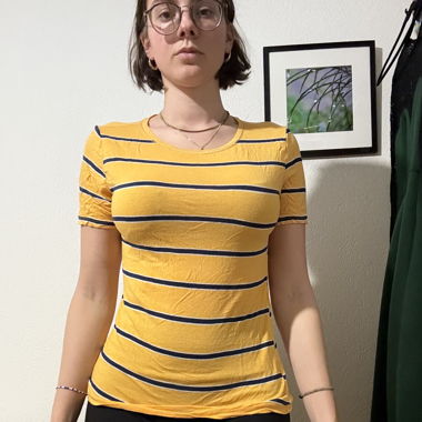 Gelbes Streifen T-Shirt