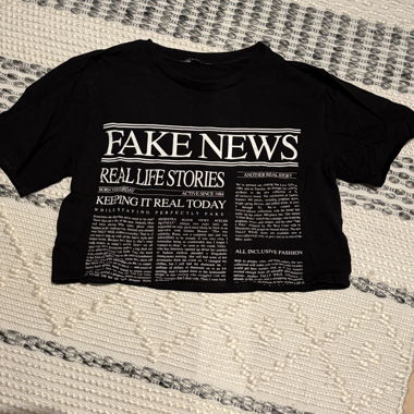 2 different black T-shirts (swipe)