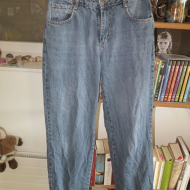 Subdued Oversized Jeans M-L