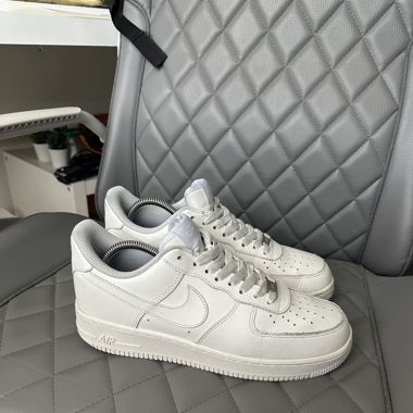 NIKE AIRFORCE 1 