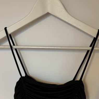 schwarzes gerafftes Top