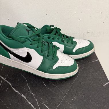 Baskets vertes et blanches Nike basses
