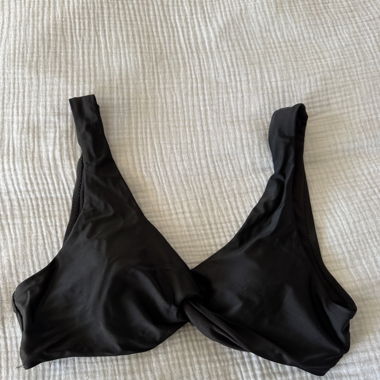 Black bikini top