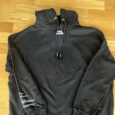 Hoodie Five Cities / schwarz / Gr. S