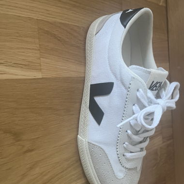 Veja Sneaker weiss/schwarz