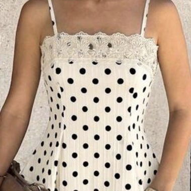 Haut à Pois avec Dentelle