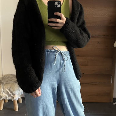 Cardigan fatto a mano in nero
