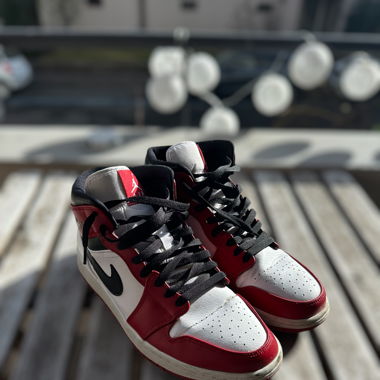 Jordan 1 Mid Chicago (2020)