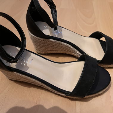 High-top shoes size 36