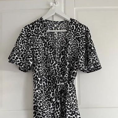 Jumpsuit kurz gemustert, BRANDNEU!