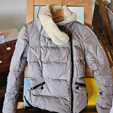 MONCLER Winterjacke zu einem Top Preis