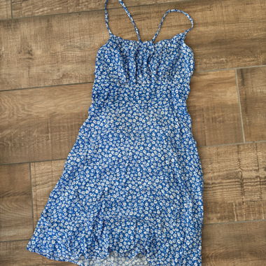backless dress