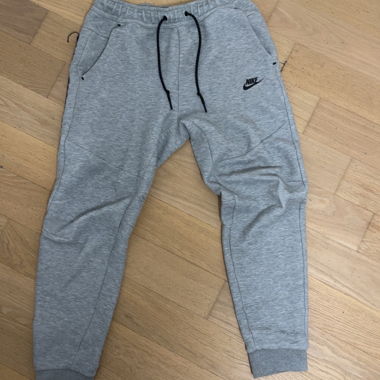 Nike Tech Joggers