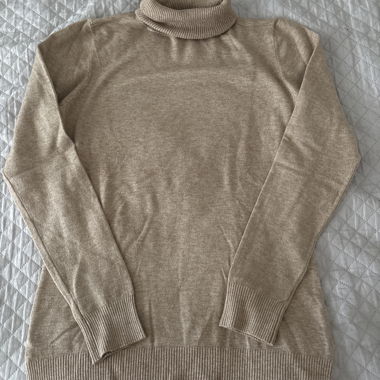 Beiger Rollkragenpullover Grösse M