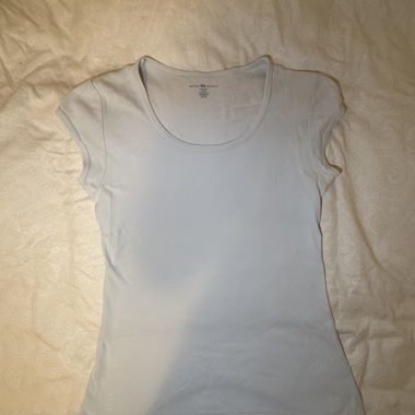 T-shirt azzurro chiaro con scollo rotondo
