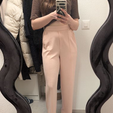 Stoffhose in hellrosa von Bershka