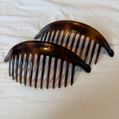 2 Haarkämme aus Schildpattoptik