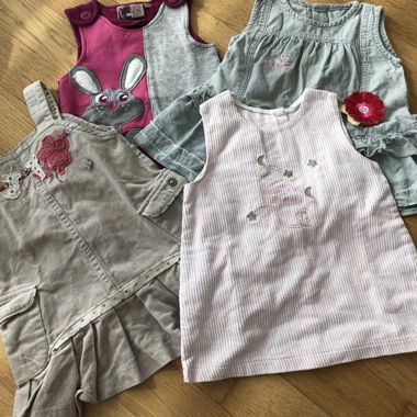 Lot de 4 robes taille 3 - 6 mois