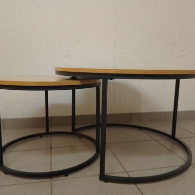 Due tavoli rotondi in vendita