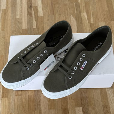 Sneakers Superga in canvas oliva