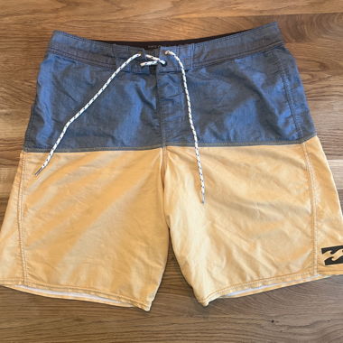 Boardshorts Billabong, taille 32