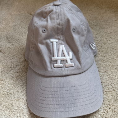Graue New Era LA Cap