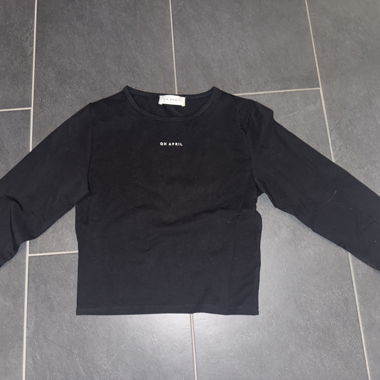 Schwarzes Langarm Crop Top OH APRIL
