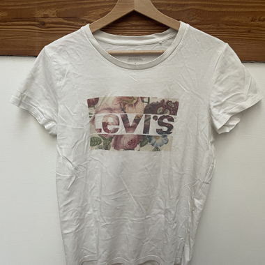 White Levi's T-Shirt