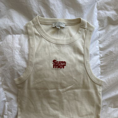 Summer sleeveless shirt
