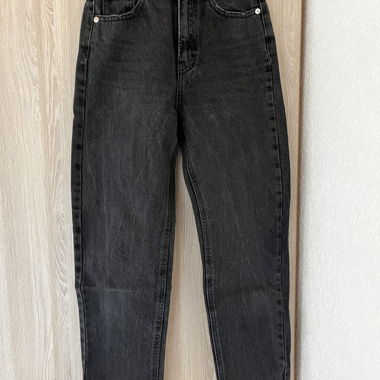 Black High-Waisted Jeans