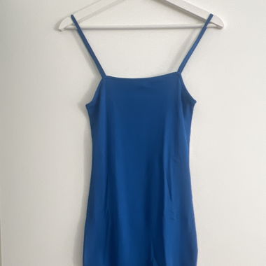 Königblaues Kleid