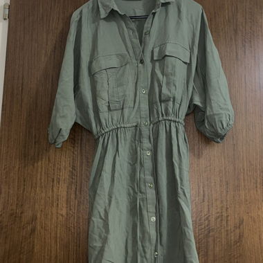 Robe kaki