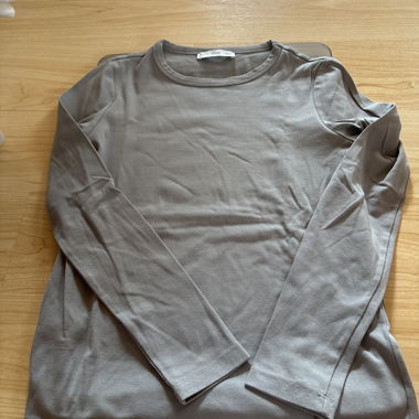 Grey Long-Sleeve T-Shirt