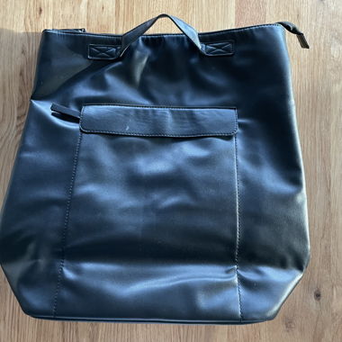Zaino nero in ecopelle