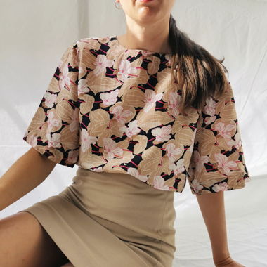 Haut en soie vintage à imprimé fleuri