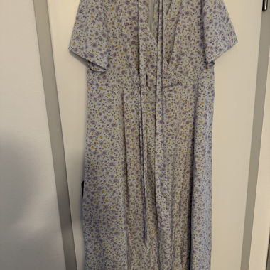 Geblümtes Hauskleid