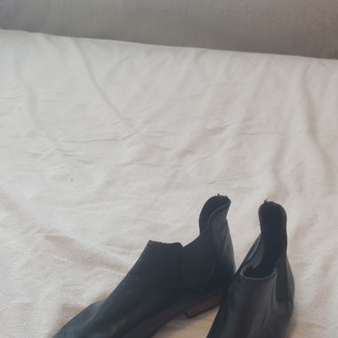 Schwarze italienische Halbschuhe schlicht