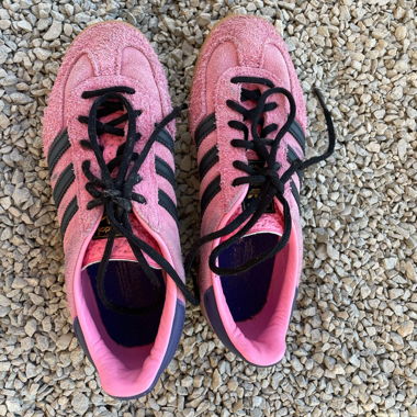 Adidas Gazelle Pink, Fellig
