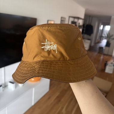 Stüssy Bucket Hat in Black and Brown