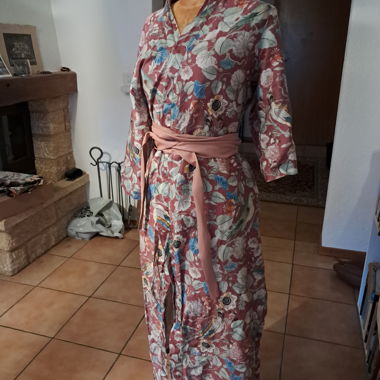 Langer Kimono aus Baumwolle mit Blumenmuster