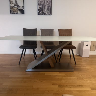 Tavolo da pranzo moderno con piano in vetro 220cm