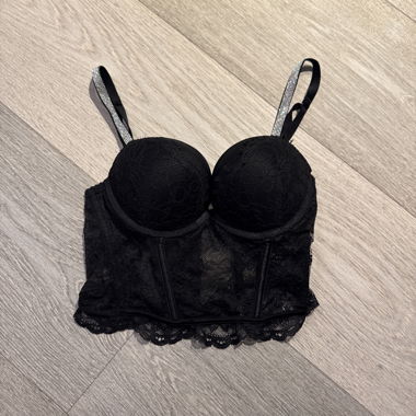 Haut corset en dentelle noire