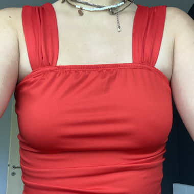 Haut rouge 