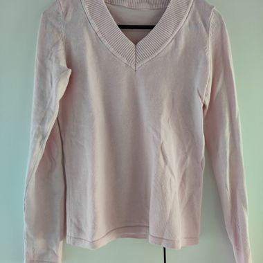 Pull rose à encolure en V