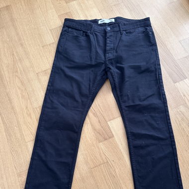 Schwarze Hosen