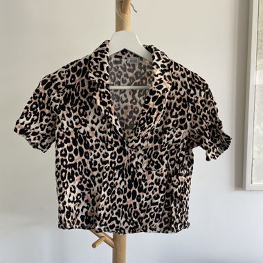 Blusa T-shirt leopardata