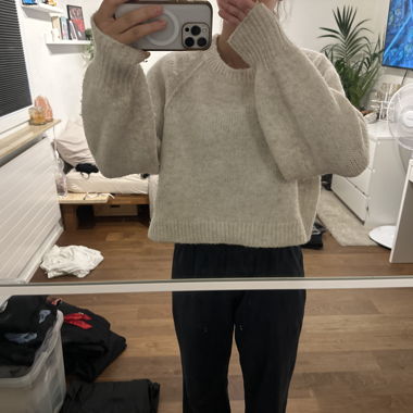 Beiger Strickpullover