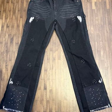 Jeans a zampa neri, mai indossati