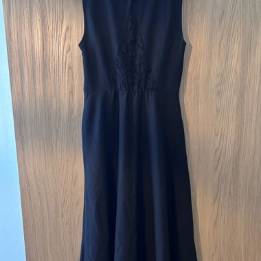 Schwarzes A-Linien Kleid